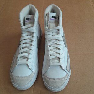 Nike Women’s Blazer Mid 77 White Basketball Lace up Shoes Sneakers Size 7